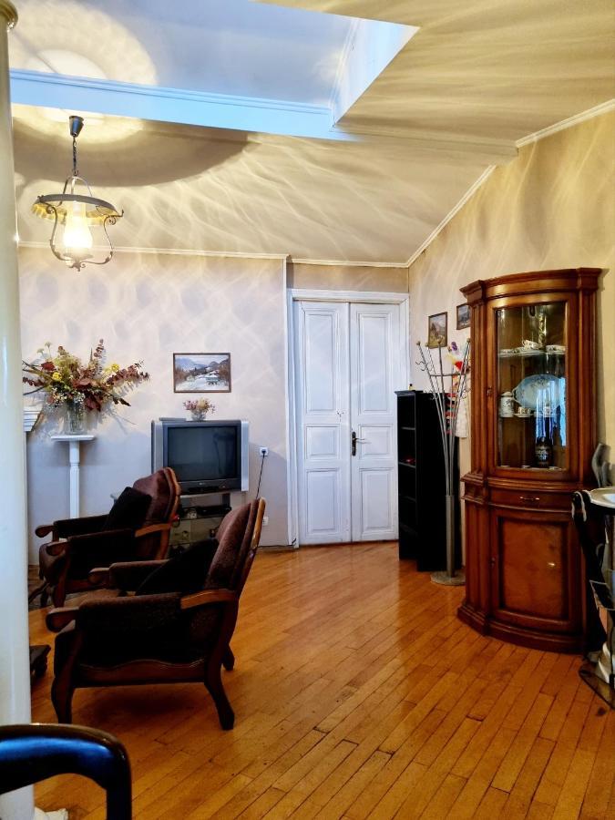 ホテル Polonia Tbilisi House エクステリア 写真