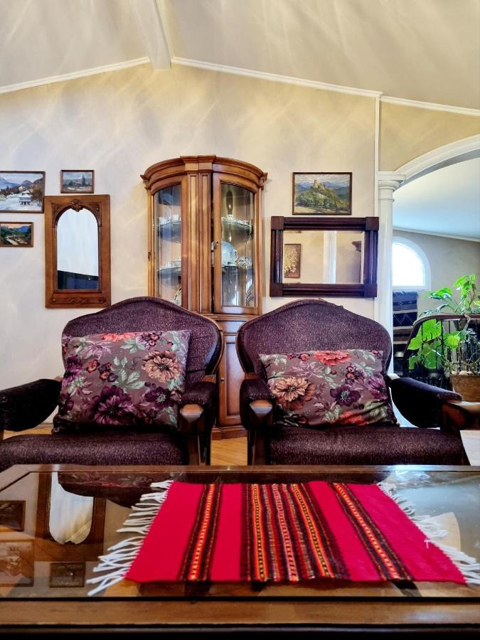 ホテル Polonia Tbilisi House エクステリア 写真