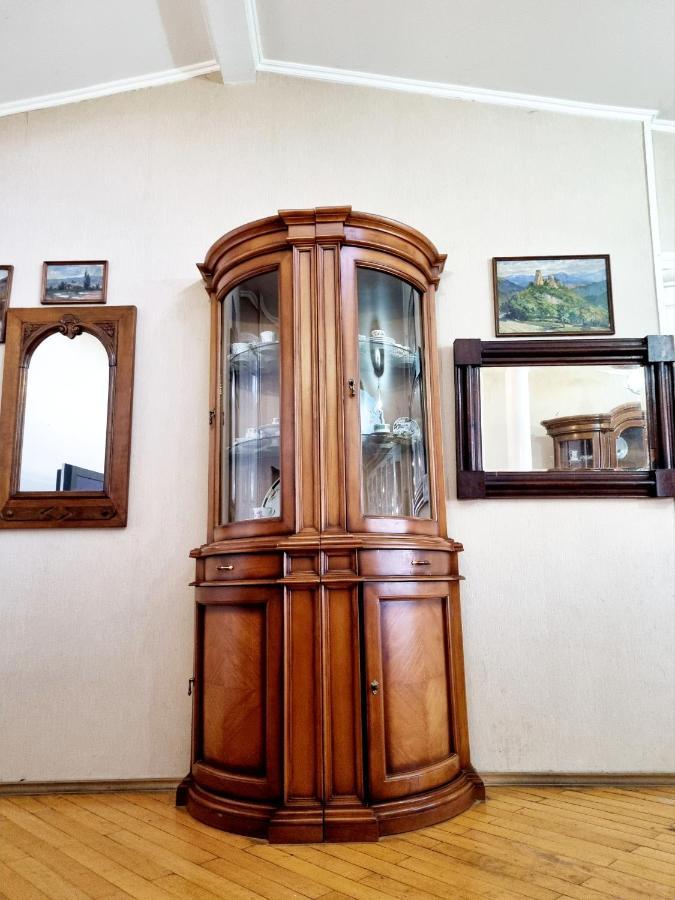 ホテル Polonia Tbilisi House エクステリア 写真