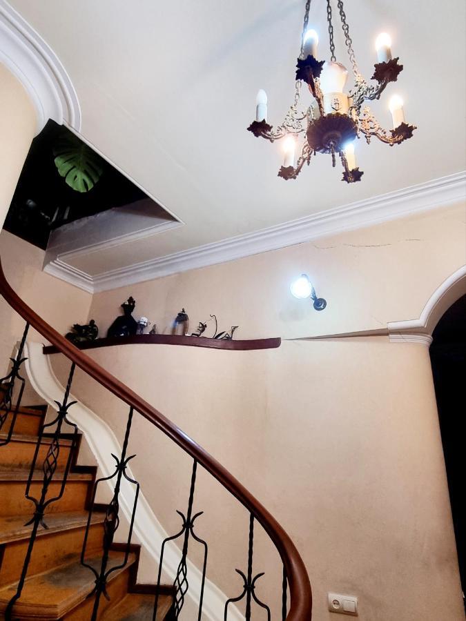 ホテル Polonia Tbilisi House エクステリア 写真