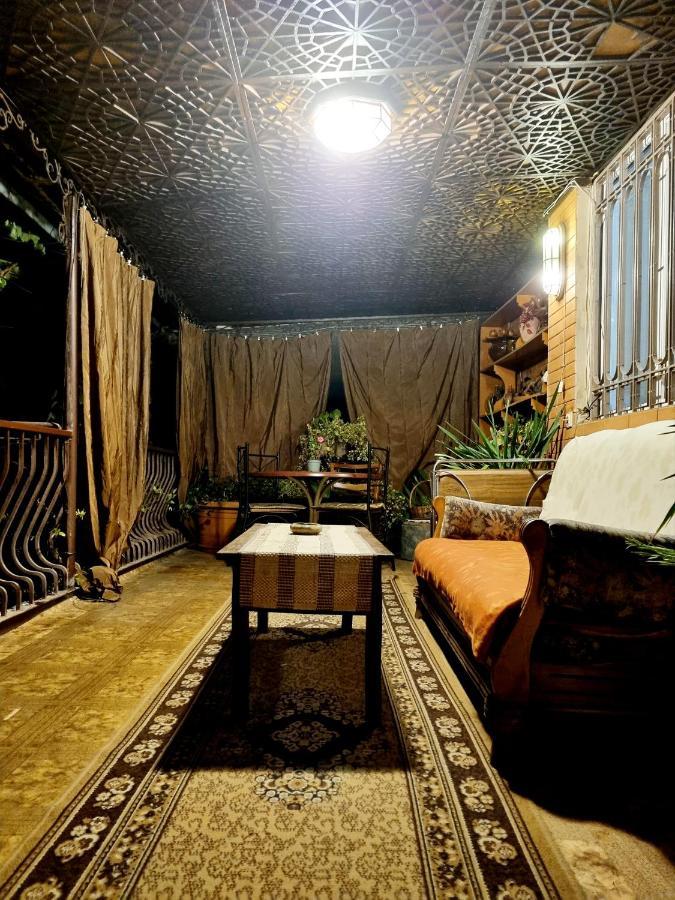 ホテル Polonia Tbilisi House エクステリア 写真