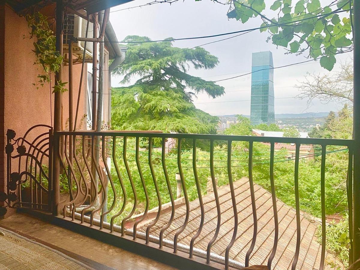ホテル Polonia Tbilisi House エクステリア 写真