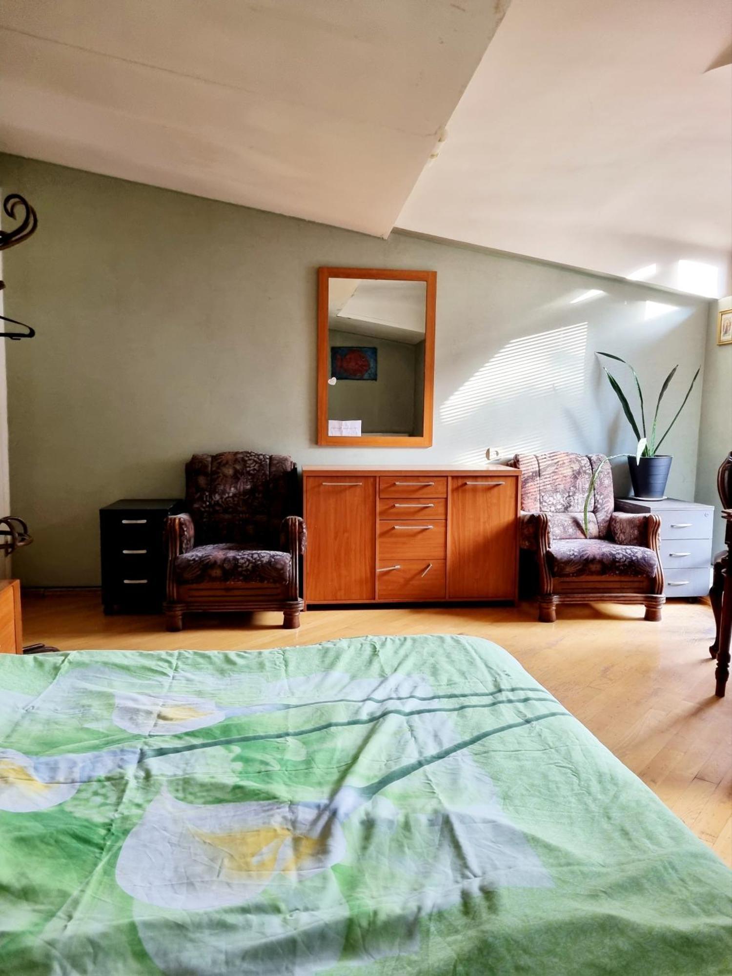 ホテル Polonia Tbilisi House エクステリア 写真